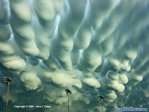 Mammatus Clouds Optical Illusion 3