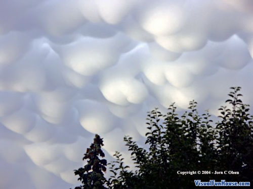 Mammatus Clouds Optical Illusion 4