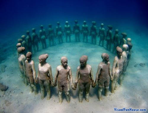 Underwater circle of children